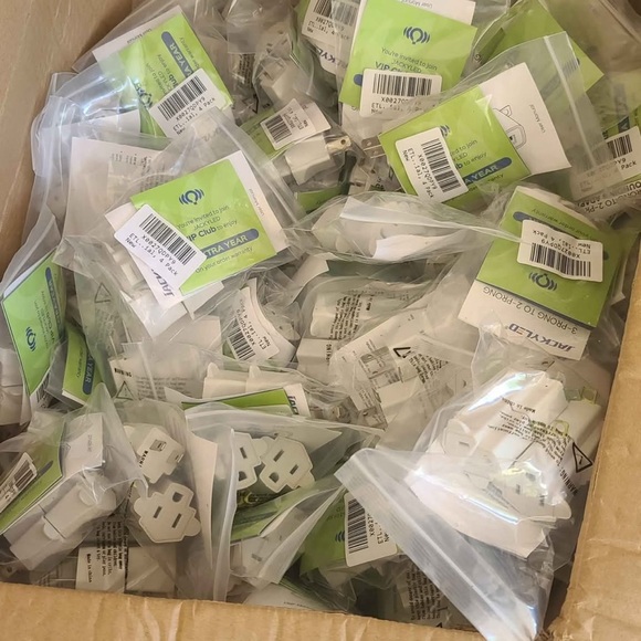 White Electrical Plug Adapter - Picture 3 of 3